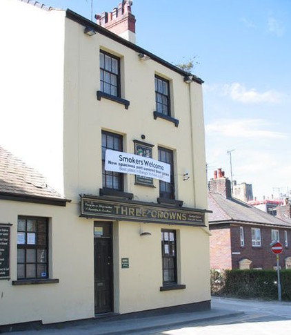 File:Three Crowns Bangor.jpg