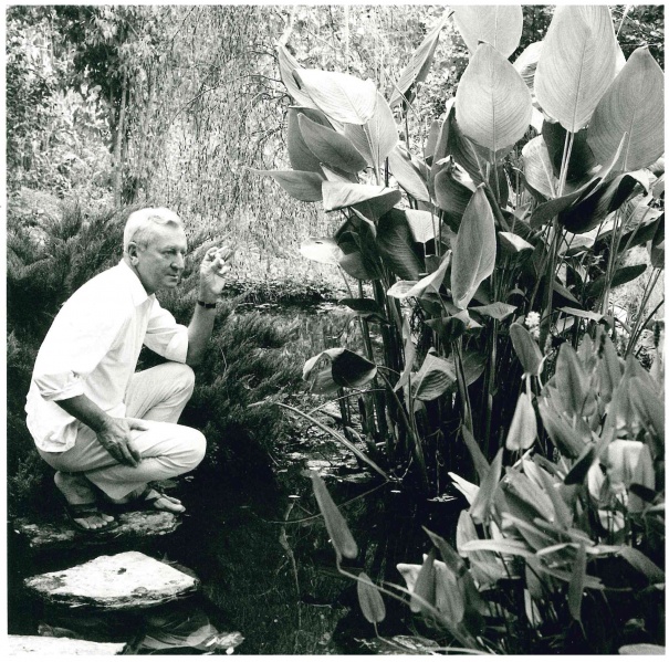 File:KennethMacpherson byIslayLyons.jpg