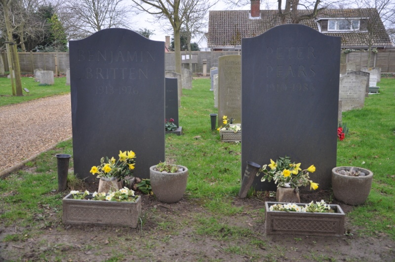 File:Britten Pears tombs.jpg