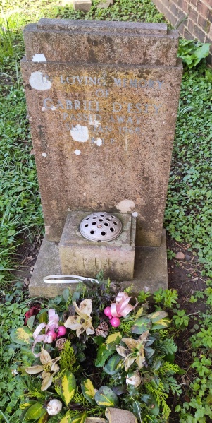 File:GabrielgravestoneBishopsWaltham2024copy.jpg