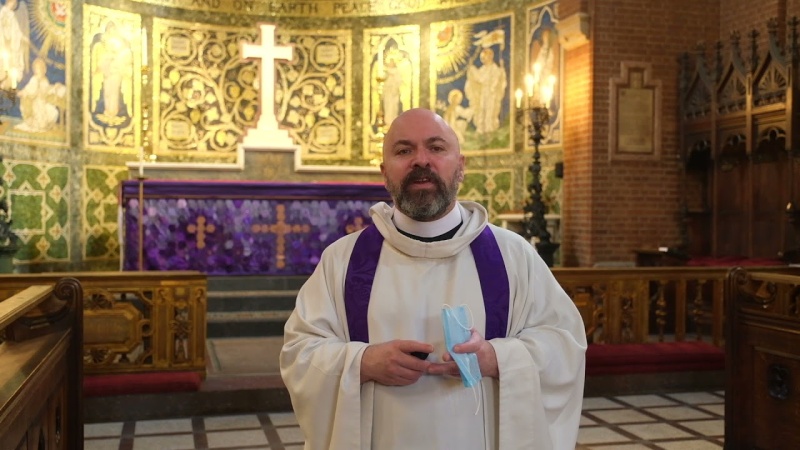 File:VicarofStLukesBattersea.jpeg